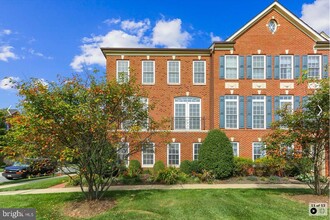 Building Photo - 189 Norwich Ln
