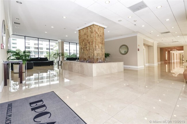 Building Photo - 1865 Brickell Ave