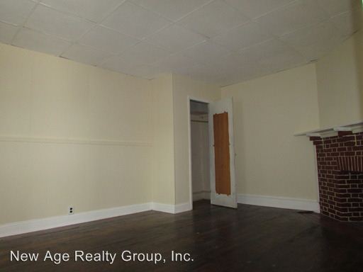 Building Photo - 422 Church Ln