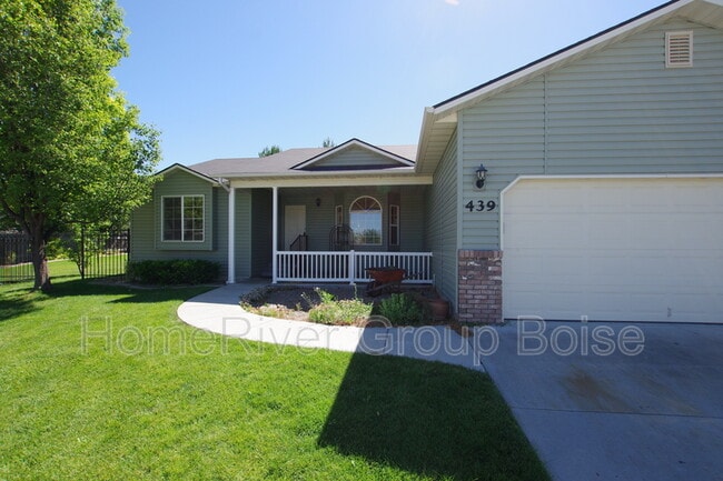 Building Photo - 439 W Wycliff Dr