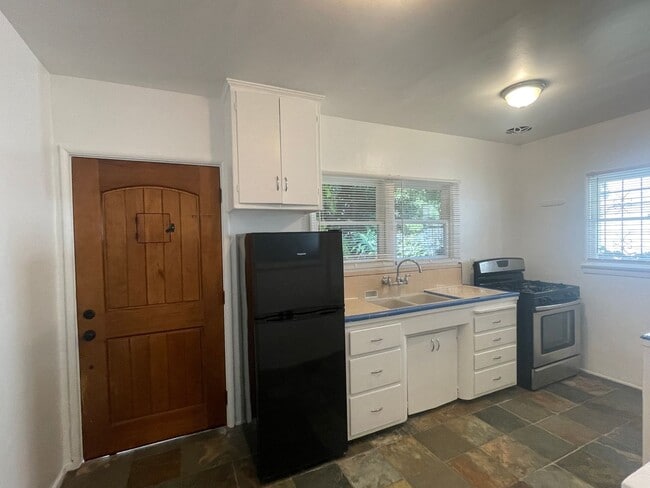 Foto del edificio - 1240-1246.5-12465 Tamarind Ave