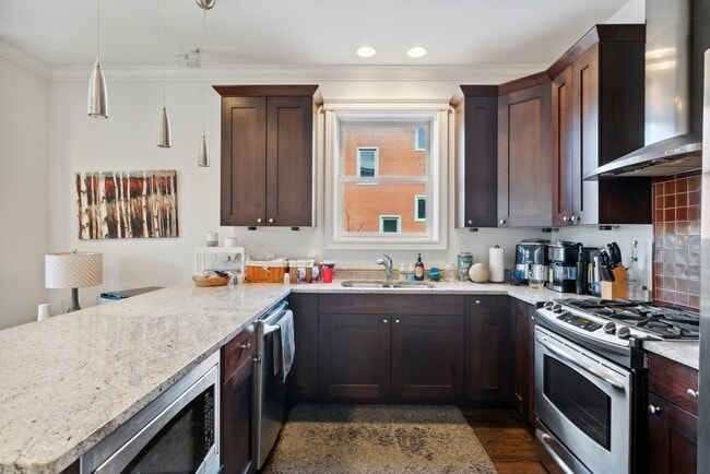 Foto del edificio - 1087 N Hermitage Ave