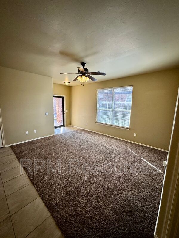 Building Photo - 147 Bison Ct Way