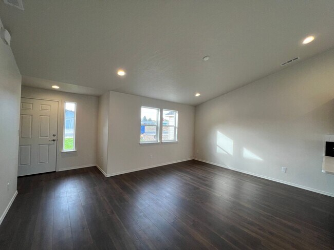 Foto del edificio - Move in special!