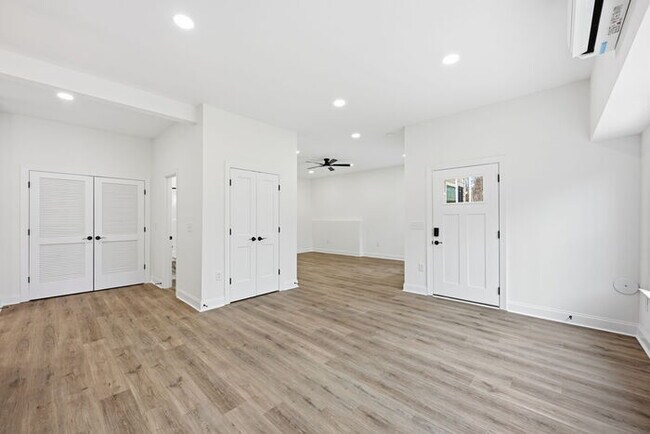 Building Photo - Stunning lakeside new construction: 4 bedroom and 3 bath home