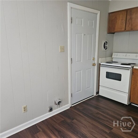 Foto del edificio - 4407 Caroline Dr