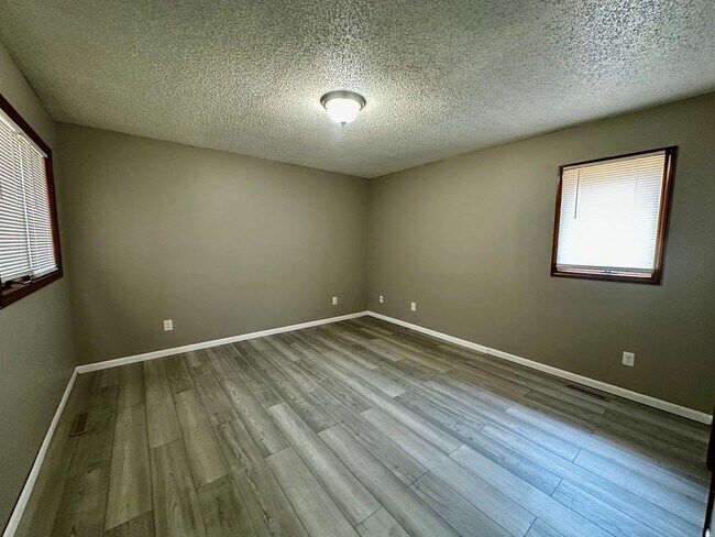 Building Photo - 3202-3204 N Delaware