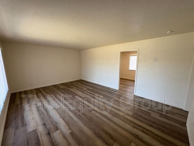 Foto del edificio - 428 W Wayside Dr