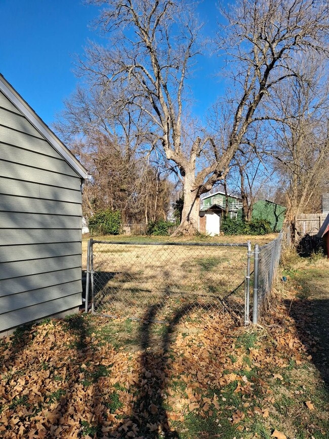 Foto del edificio - 109 E Fairview St