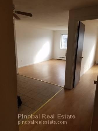 Building Photo - 140 Willard St