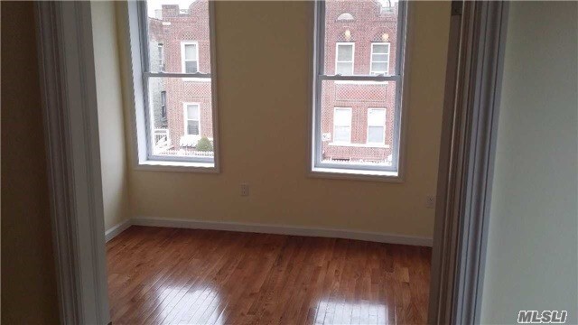 Building Photo - 320 Legion St