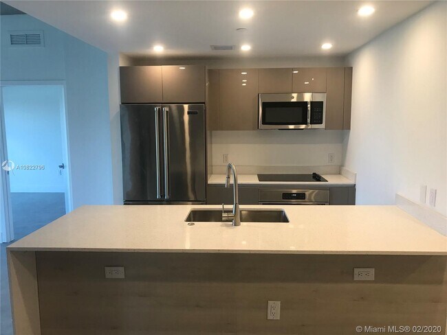 Foto del edificio - 13800 Highlands Dr