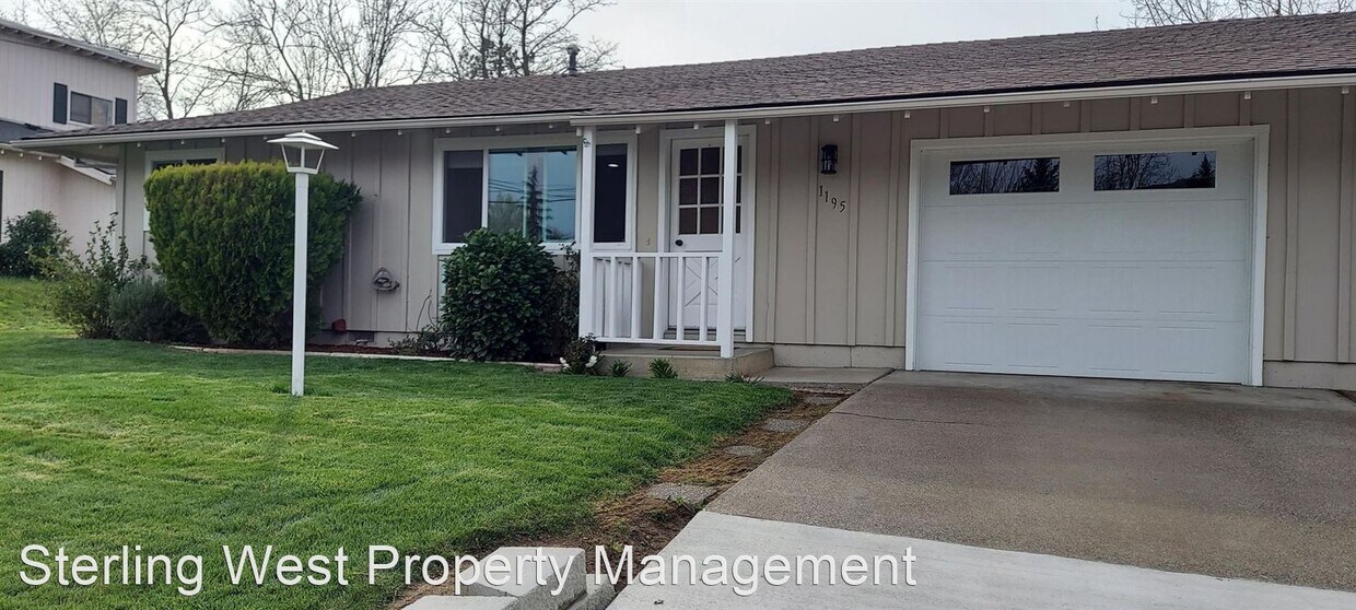 Primary Photo - 2 br, 1 bath House - 1195 Valley View Dr
