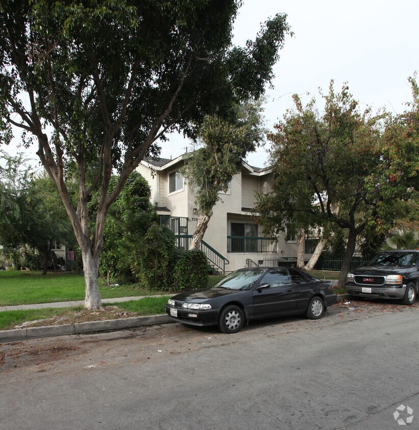 Building Photo - 519 Justin Ave