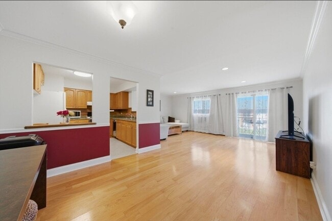 Photo - 670 Marilyn Ave (Glendale Heights, IL) Apartment