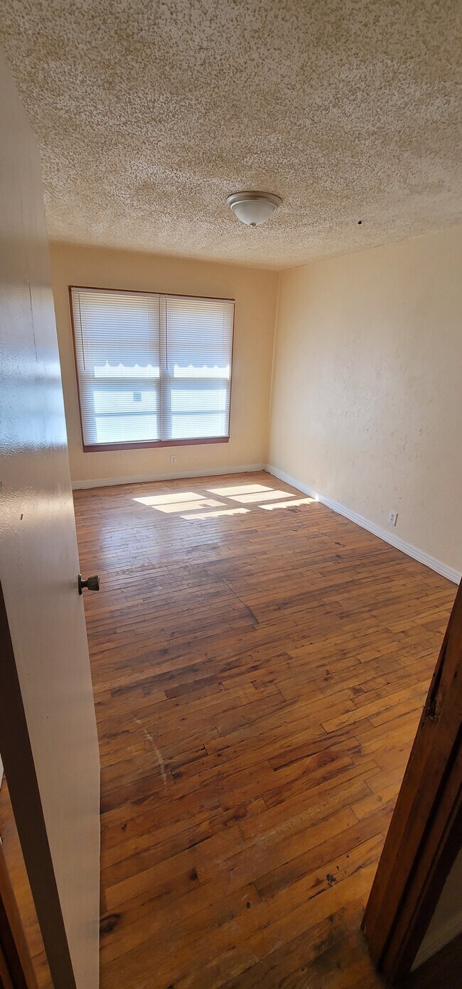Building Photo - 3005 Borton St