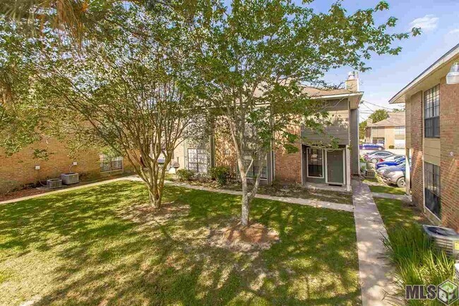 Building Photo - 212 Antrim Dr