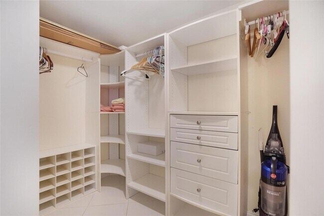 Building Photo - 3900 Galt Ocean Dr