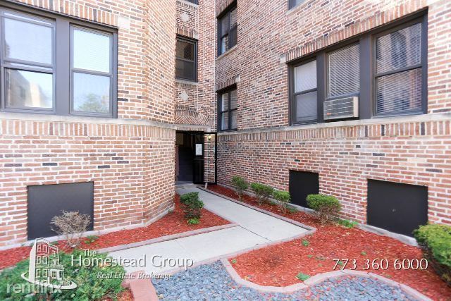 Primary Photo - 3720 1/2 N Pine Grove Ave