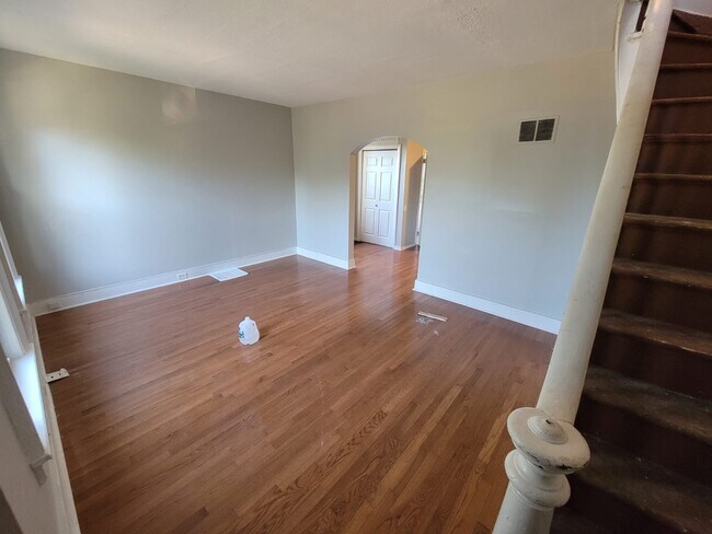 Building Photo - 505 Quinnipiac Ave