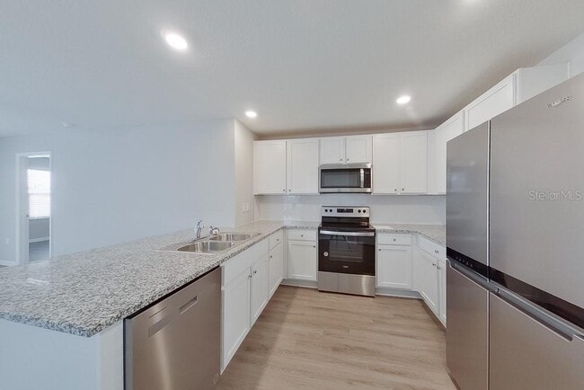 Building Photo - 8731 SW 44th Ct