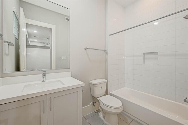 Foto del edificio - 1021 Roberts St