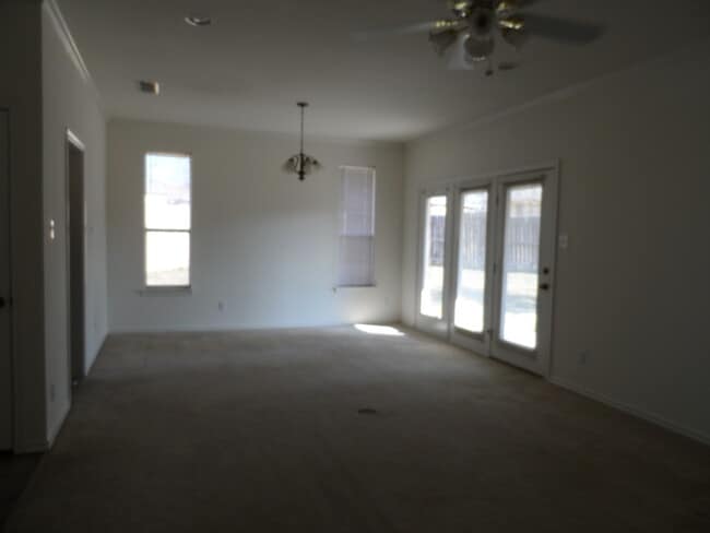 Building Photo - 1501 Sharron Ct