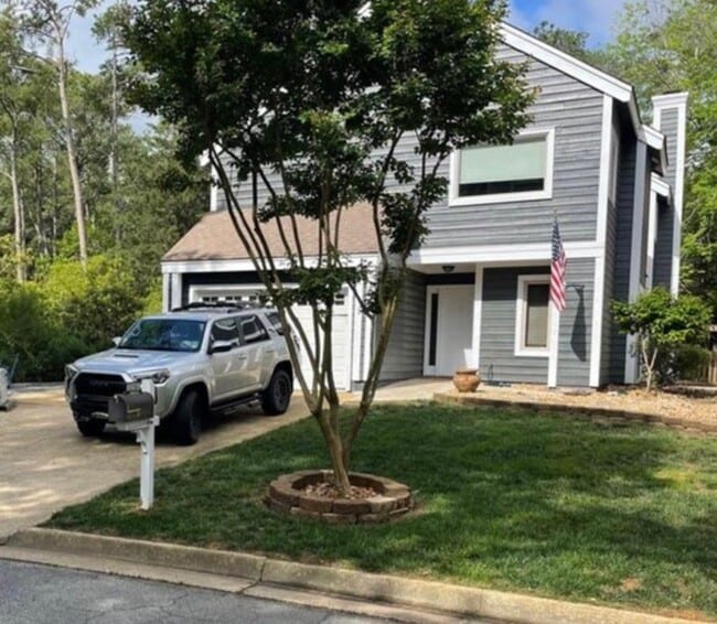 Building Photo - 2236 Sunvista Dr