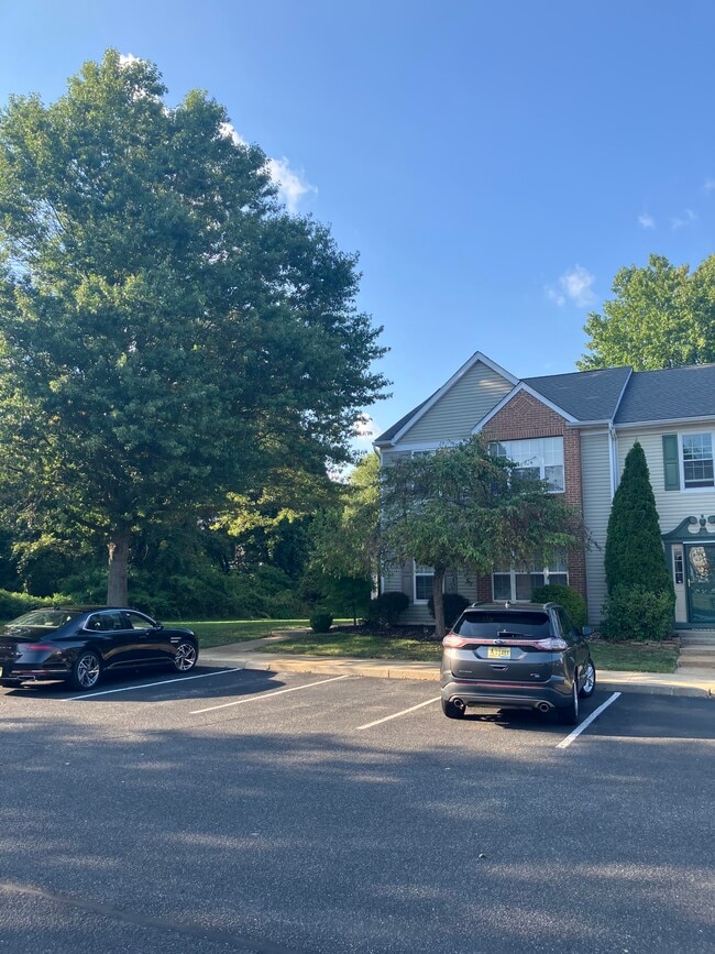 2 parking spots - 29 Worlidge Ct