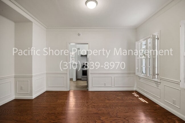 Building Photo - 458 S Roxbury Dr