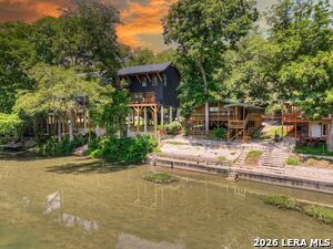 Foto del edificio - 6790 River Rd