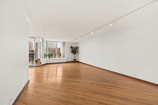 Foto del edificio - 4170 N Marine Dr