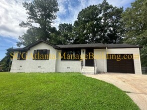Building Photo - 2639 Lilac Dr