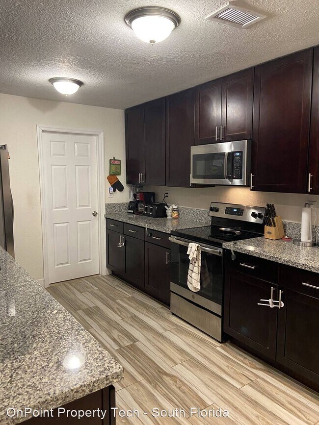 Foto del edificio - 4 br, 2 bath House - 4200 NE 4th Ave