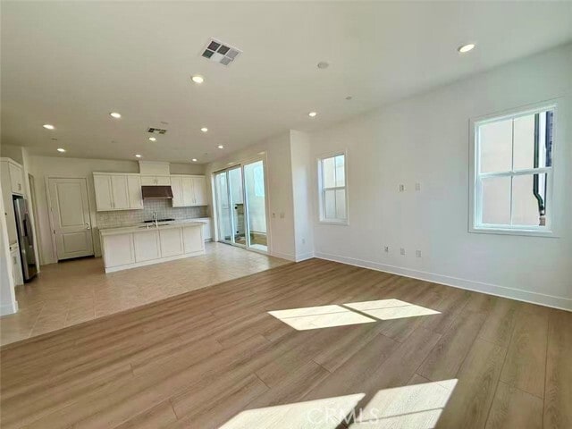 Building Photo - 297 Shoveler