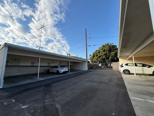 Foto del edificio - One Bedroom Apartment, Downtown Ventura
