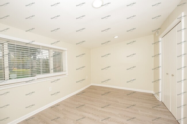 Foto del edificio - 26560 Cannon Rd