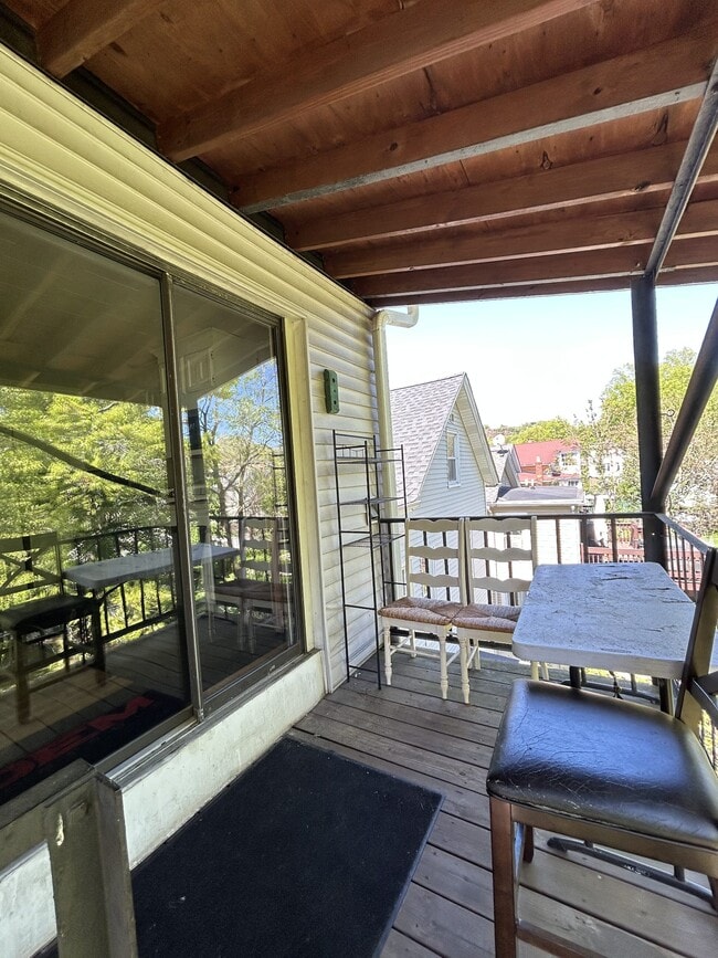 Building Photo - 117 Nicoll St