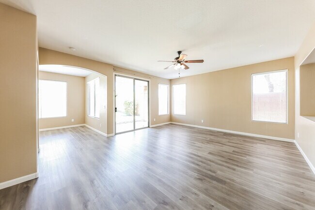 Foto del edificio - 11602 W Edgemont Ave