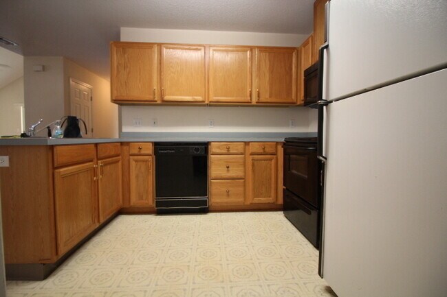 Foto del edificio - Spacious 3 Bedroom Townhouse Near Hurlburt...