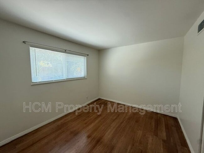 Building Photo - 16402 Birdie Ln