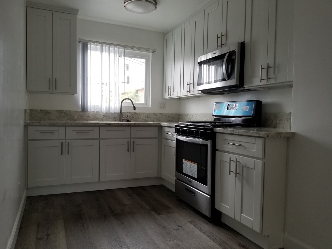 Foto principal - 2885 S Robertson Blvd