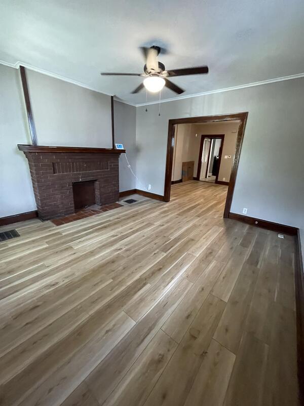 Building Photo - 147 E Markison Ave