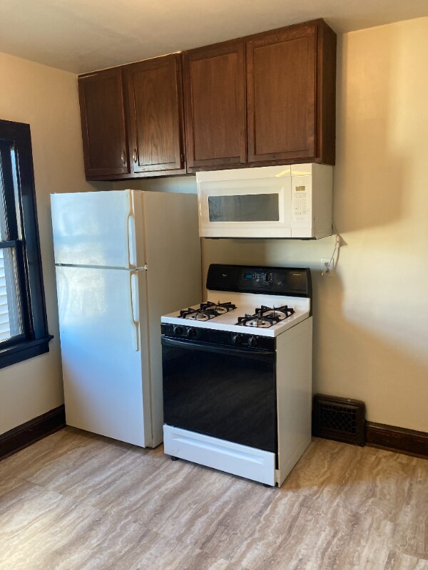 Building Photo - 1141 S 71st St