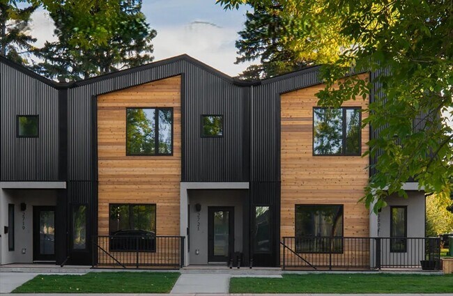 Photo du bâtiment - Killarney – a quiet, family-friendly neighborhood close to parks and tennis courts.