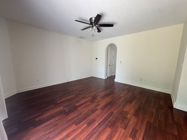 Foto del edificio - 581 Beehler Dr