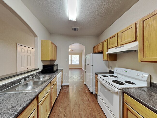 Foto del edificio - 8823 Pensive Dr