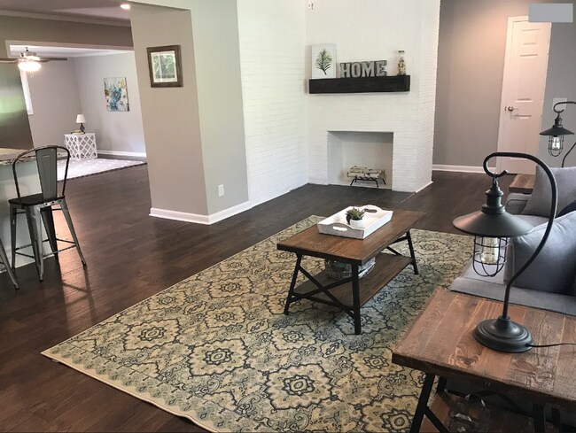 Foto del edificio - Newly renovated 3BR, 3.5 Bath Ranch with basement