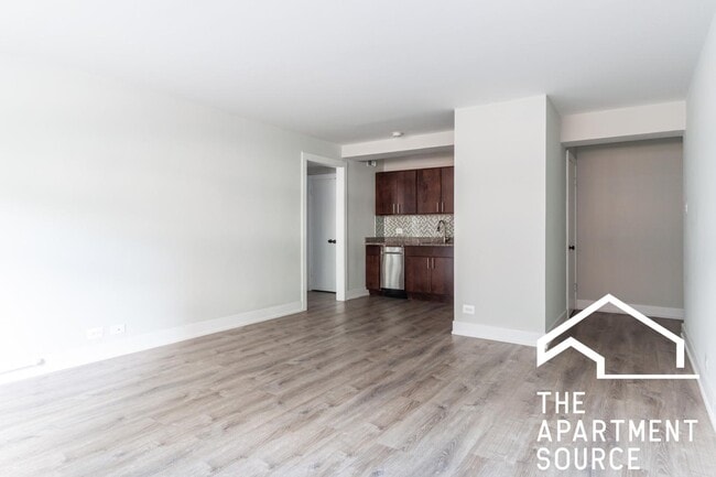 Photo - 445 West Wellington Avenue #15D Apartment