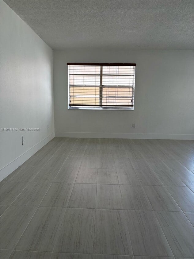 Foto del edificio - 2185 86th Dr